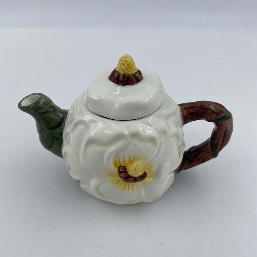 Beautiful Small Magnolia Tea Pot Teapot 5” CBK 1996